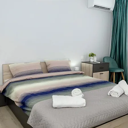 Stylish 2br With Underground Parking, By Flat Manаger Apartamento