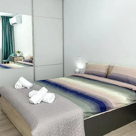 Stylish 2br With Underground Parking, By Flat Manаger Apartment Warna