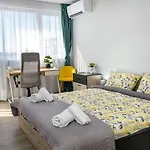 Appartamento Stylish 2br With Underground Parking, By Flat Manаger *