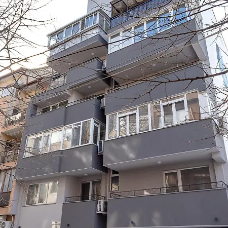 Stylish 2br With Underground Parking, By Flat Manаger Appartamento Varna