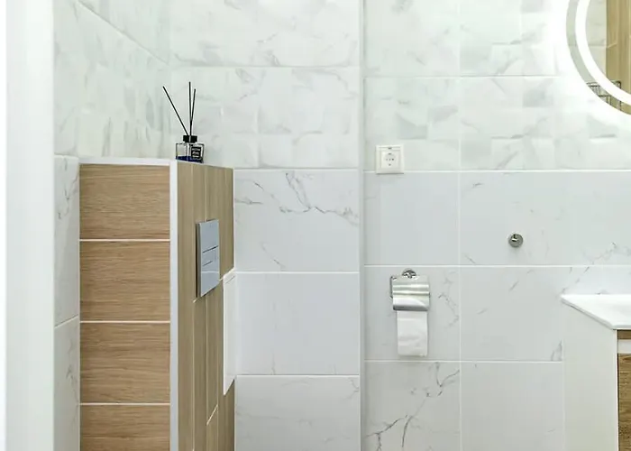 דירה Stylish 2br With Underground Parking, By Flat Manаger וארנה